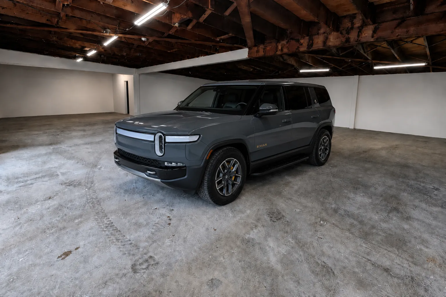 2023 Rivian R1S Adventure
